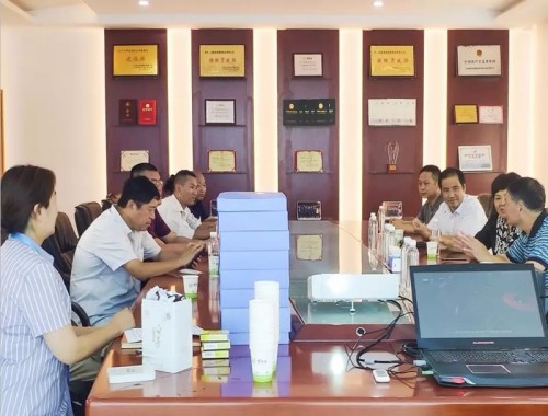 省科技廳、市科技局、縣科技局領(lǐng)導(dǎo)一行蒞臨康博特指導(dǎo)工作
